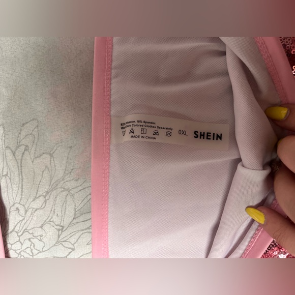 Plus Sequin Contrast Binding
Triangle Bikini Swimsuit - Picture 5 of 6